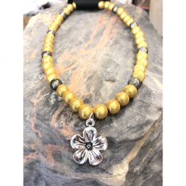 primrose-necklaces