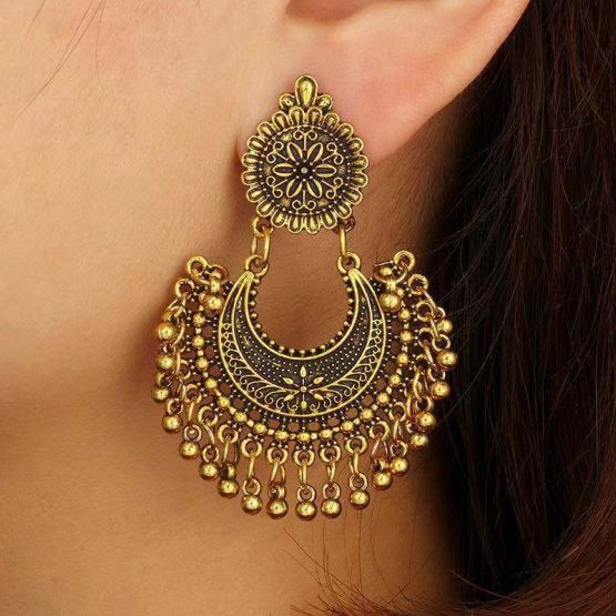 Chandelier earrings Antique Gold - Image 3