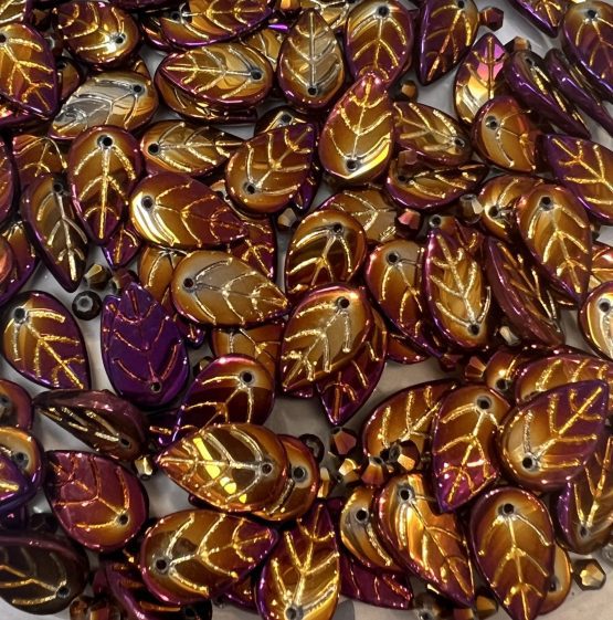 10 x Lamp work Crystal leaf charms Mixed - Image 4