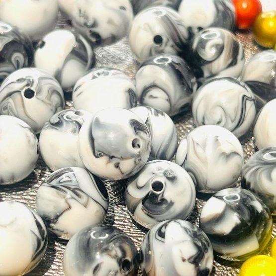 (BP110d) 5 x B&W Swirl Beads