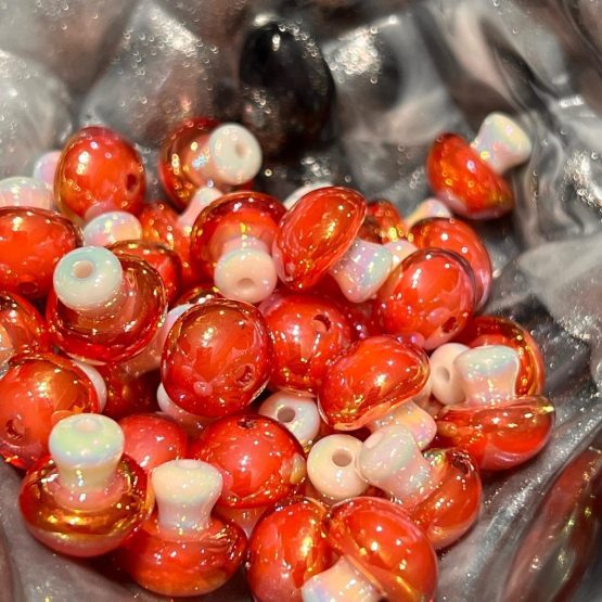 (BP194) 10 x 14mm toadstool mushroom beads