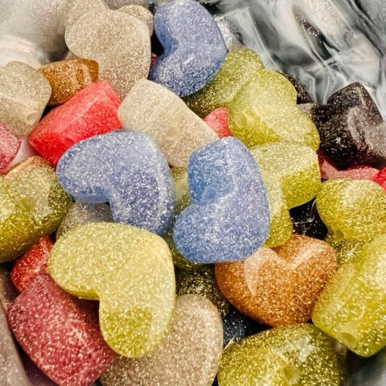 (BP23) Glitter heart beads