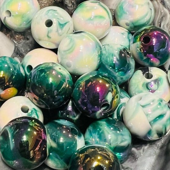 (BP242) 5 x 16mm Green marbled beads