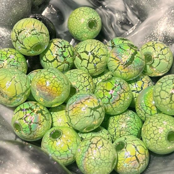 (BP259) 5 x 16mm solid green crackle beads