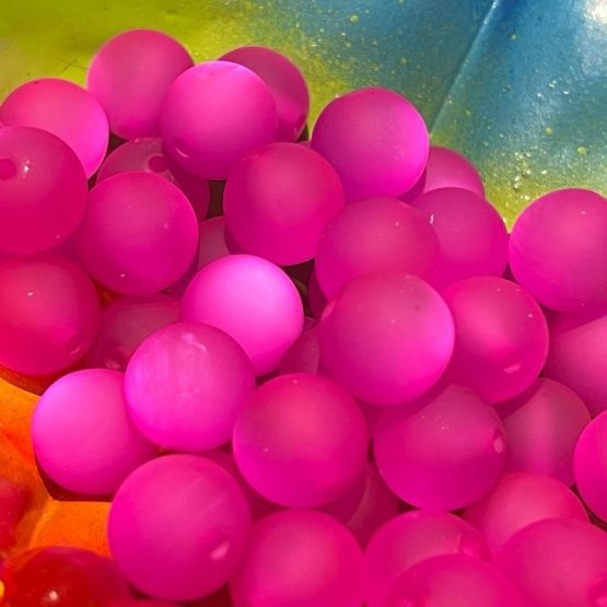 (BP339) 5 x 16mm Magenta cats eye Beads