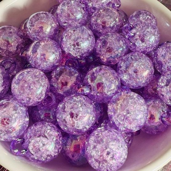 (403) 10 x Lilac crackle charm pendant