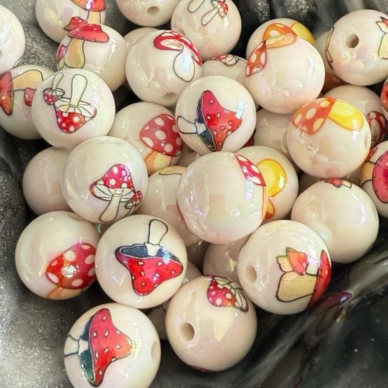 (BP51) 5 x Mushroom beads