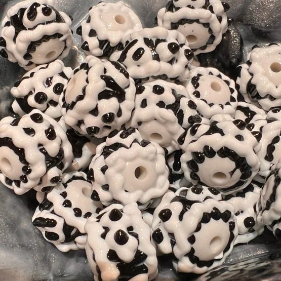 (BP52a) 5 x hand painted beads