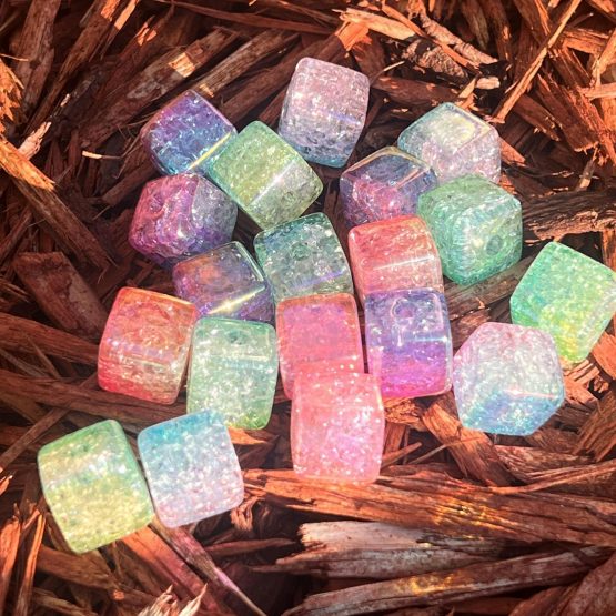 (BP15) 5 x Crackle Cube beads