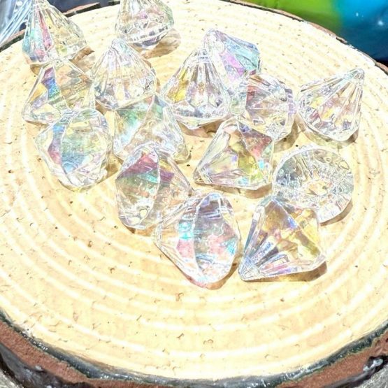 (BP376) 10 x prism charm pendant