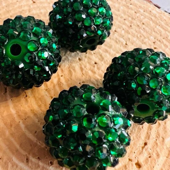 (BP22 27) 1 x 20mm Emerald bead