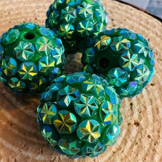 (BP22 49) 1 x 20mm green star bead