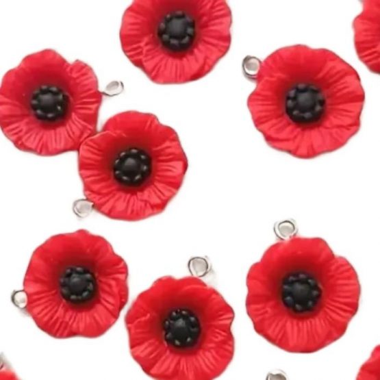 Poppy charm pendant x 4